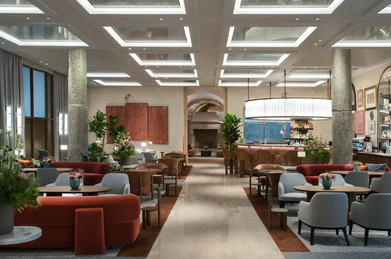 Four Seasons Hotel Milano 5*, Milan