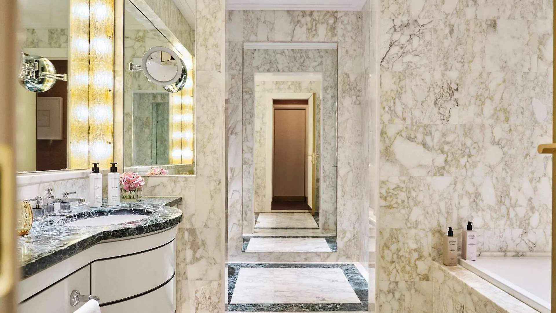 Four Seasons Hotel Milano 5*, Milan